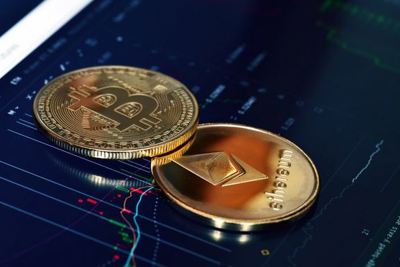 Nên đầu tư Bitcoin hay Ethereum? 