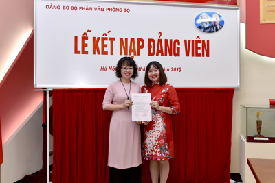 Ðảng bộ Bộ Tài chính: Học tập và làm theo phong cách trọng dân, gần dân của Bác