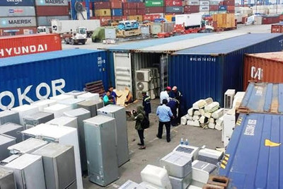 Mạnh tay xử lý container hàng phế liệu