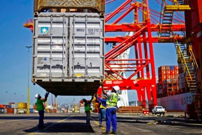 OECD cắt giảm mạnh dự báo tăng trưởng toàn cầu