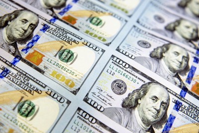 Giá USD tăng khi tiền điện tử liên tục lao dốc