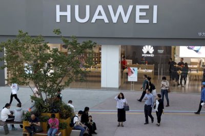 Điều Trung Quốc không ngờ, tỷ phú Nhật Bản Masayoshi Son khoanh tay cho ARM nghỉ chơi với Huawei