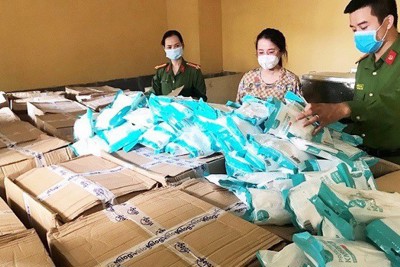 Phát hiện đối tượng người Trung Quốc mua khẩu trang trôi nổi, bán thu lời gấp 2,5 lần