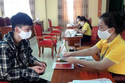 Tạo điều kiện cho sinh viên thuộc hộ có mức sống trung bình được hỗ trợ vay vốn