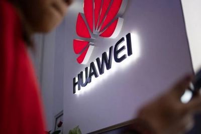  Huawei trọng thương vì cú đòn của Tổng thống Mỹ Donald Trump 