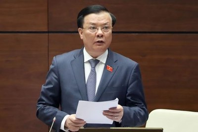 Bộ trưởng Đinh Tiến Dũng làm rõ nhiều nội dung đại biểu Quốc hội quan tâm