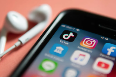 Facebook sắp có thay đổi lớn để bắt kịp TikTok 