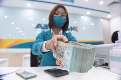 Tăng trưởng tiền gửi dân cư xuống thấp trong “lịch sử thống kê”