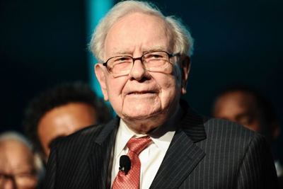  Giá trị cổ phiếu Apple mà tỷ phú đầu tư Warren Buffett sở hữu tăng 3 lần, đạt hơn 100 tỷ USD 