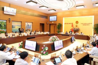 Ủy ban Thường vụ Quốc hội thống nhất chỉ có 01 sở giao dịch chứng khoán duy nhất