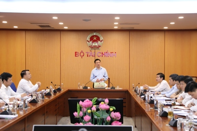Ngành Tài chính đoàn kết vượt qua khó khăn, nỗ lực hoàn thành xuất sắc nhiệm vụ