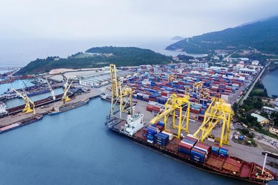 Fed nâng lãi suất sẽ ảnh hưởng ra sao đến các dòng vốn ngắn và dài hạn vào Việt Nam?