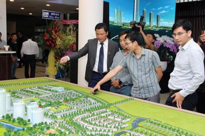  Thị trường bất động sản: Nhan nhản môi giới "làm liều" 