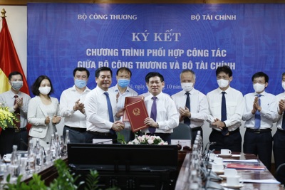 Bộ Tài chính và Bộ Công Thương ký kết chương trình phối hợp công tác