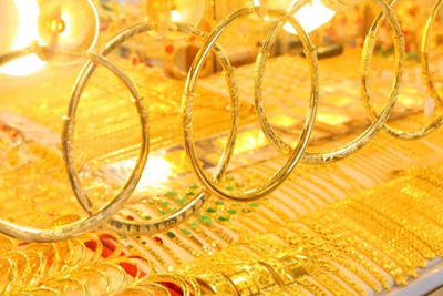  Nhà đầu tư hoảng loạn bán tháo, giá vàng lao dốc 