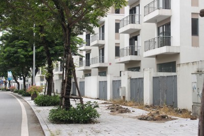 Thị trường hạ nhiệt, nhà đầu tư yếu tiềm lực mong mỏi thoát hàng