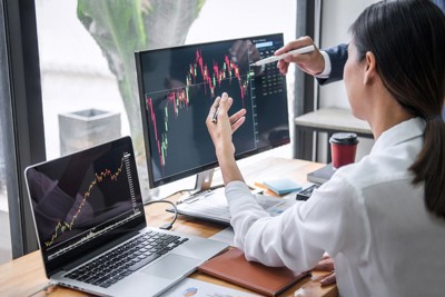 Dòng tiền tiếp tục luân chuyển tìm cơ hội