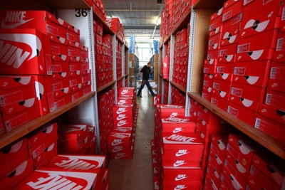 Cuộc chia tay" đau đớn của Nike và Amazon