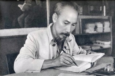 Cán bộ, công chức ngành Tài chính học tập và làm theo gương Bác trong cải cách hành chính