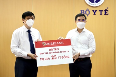 Agribank ủng hộ 25 tỷ đồng hỗ trợ mua vắc xin phòng dịch bệnh Covid-19
