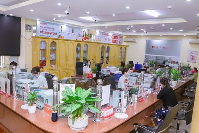 Agribank tiết giảm chi phí hoạt động, triển khai nhiều giải pháp hỗ trợ khách hàng