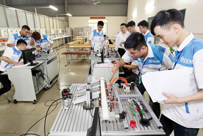 Đẩy mạnh ứng dụng công nghệ thông tin trong quản lý, hoạt động dạy học tại các trường nghề