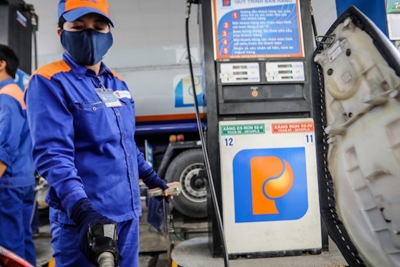Giá xăng, dầu trong nước tăng mạnh