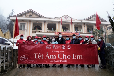 Generali Việt Nam trao quà Tết cho 300 trẻ em và gia đình có hoàn cảnh khó khăn tại Lào Cai