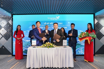 CenInvest và Manhatton Hotel Group Singapore ký kết hợp tác quản lý vận hành căn hộ cho thuê Euro River Tower