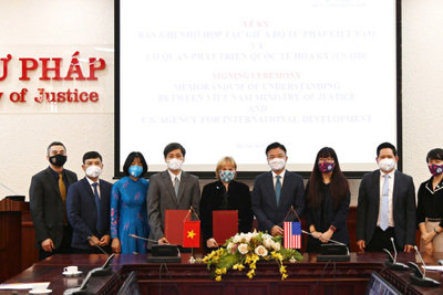 Nâng cao năng lực giải quyết tranh chấp thương mại và đầu tư ngoài toà án tại Việt Nam