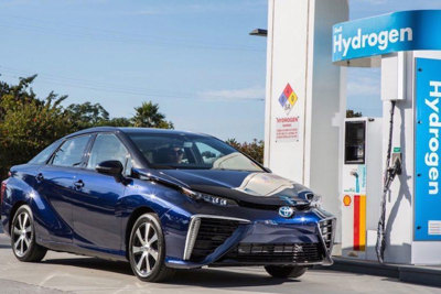 Xe chạy bằng hydro “cạnh tranh” xe điện