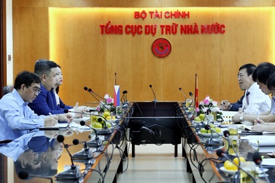 Trao đổi, thống nhất vận chuyển và giao nhận 200 tấn gạo viện trợ cho Philippines 