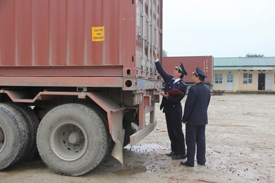Quyết định tạm dừng hoạt động hai địa điểm tập kết hàng hóa ở Lai Châu