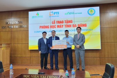 PTI trao tặng phòng học máy tính tại trường THPT Công nghiệp và Học viện Tài chính
