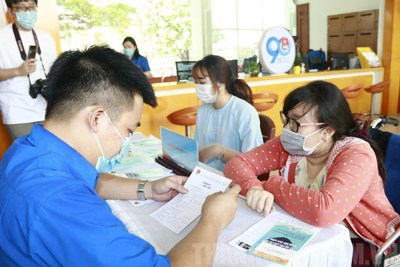 Đẩy nhanh thực hiện chính sách hỗ trợ người lao động, doanh nghiệp gặp khó khăn do dịch Covid-19