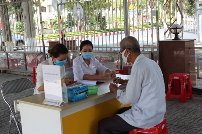 Chi trả kịp thời lương hưu, trợ cấp BHXH, BHTN tại một số tỉnh miền Trung, Tây Nguyên