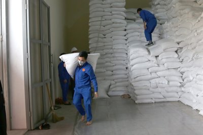 Xuất cấp gạo và hàng dự trữ quốc gia cho 3 tỉnh phòng, chống dịch COVID-19