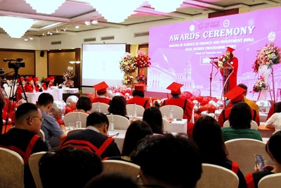 Trao Bằng tốt nghiệp cho 26 tân Thạc sỹ MSc, 46 tân Cử nhân DDP