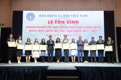 Tôn vinh 103 doanh nghiệp tiêu biểu phía Nam trong thực hiện chính sách BHXH, BHYT