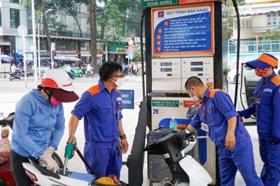 Tháo gỡ “nút thắt” cho tình trạng khan hiếm xăng dầu