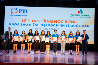 PTI trao 100 triệu đồng học bổng cho sinh viên trường Đại học Kinh tế Quốc dân