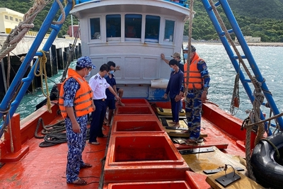 Ngăn chặn buôn lậu xăng dầu, than trên các tuyến biên giới, vùng biển