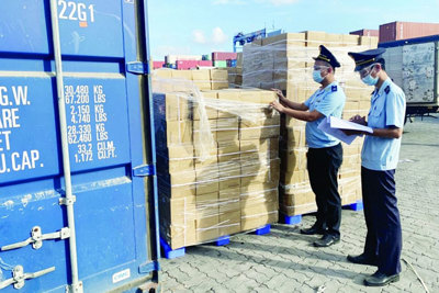Lực lượng hải quan đảm bảo hoạt động thông quan hàng hóa liên tục, kịp thời 