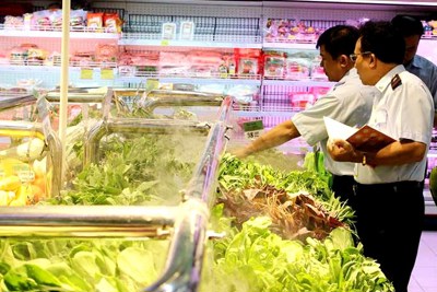 Tăng cường xử lý việc sản xuất, kinh doanh thực phẩm kém chất lượng dịp Tết