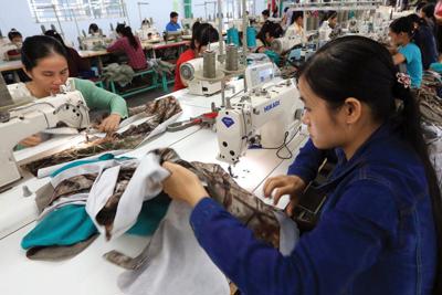 Cầm cố sổ BHXH vay tiền, người lao động đối mặt nhiều rủi ro