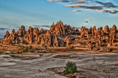 Thung lũng ống khói kỳ lạ Cappadocia