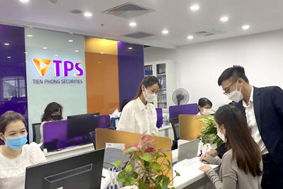 Thay đổi thông tin, chuyển quyền sở hữu cổ phiếu cho các nhà đầu tư