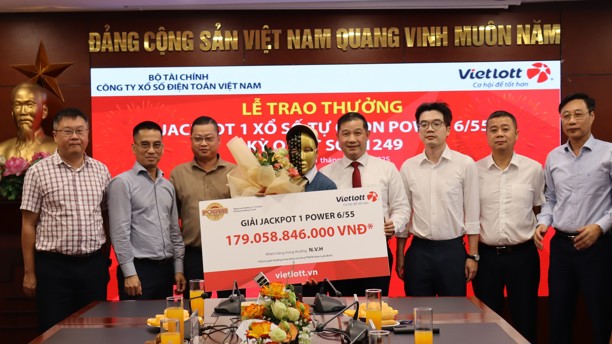 Nam giáo viên tại Đà Nẵng nhận giải thưởng Jackpot hơn 179 tỷ đồng