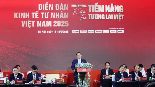 Chùm ảnh: Thủ tướng Phạm Minh Chính dự Diễn đàn Kinh tế tư nhân Việt Nam năm 2025