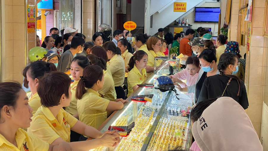 VIDEO: Cẩn trọng khi giao dịch, mua bán vàng VIDEO: Cẩn trọng khi giao dịch, mua bán vàng